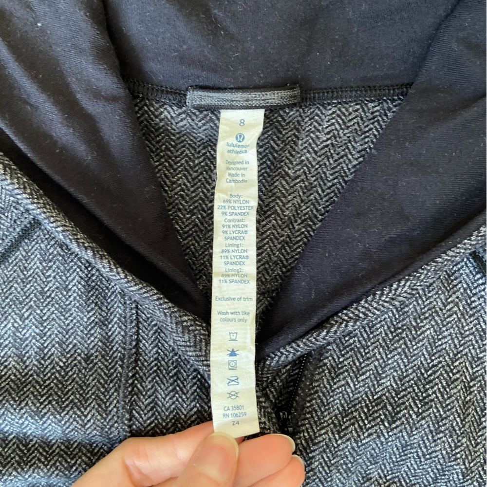 Black And White Lululemon Pullover Jacket In Size… - image 4